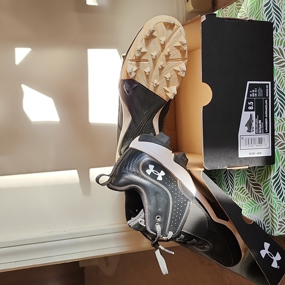 Underarmor Cleats Size 8.5